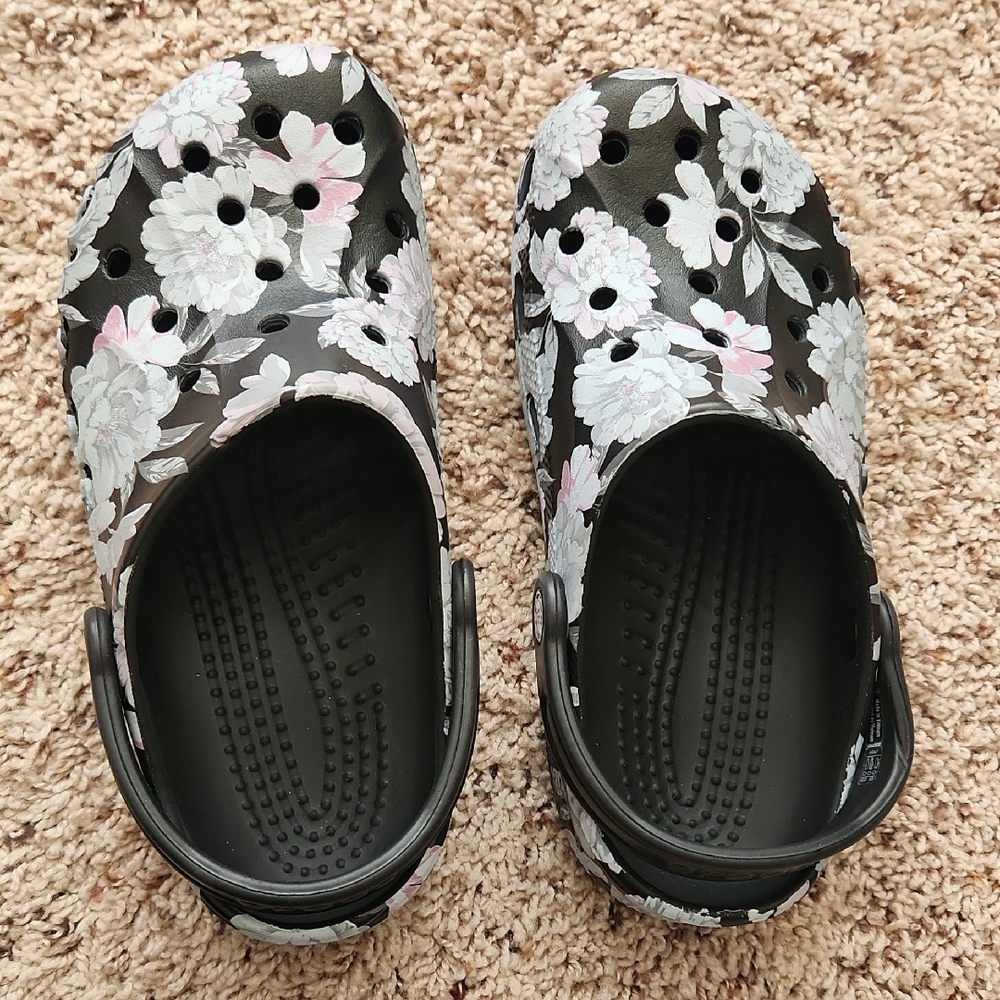 CROCS Black Clogs